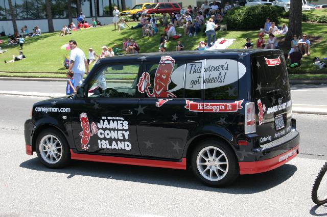 2006_ArtCar_3_Parade 275 